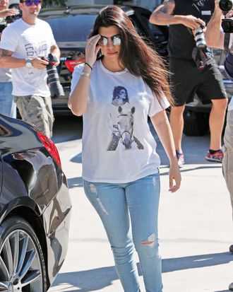 Kourtney kardashian outlet oversized t shirt