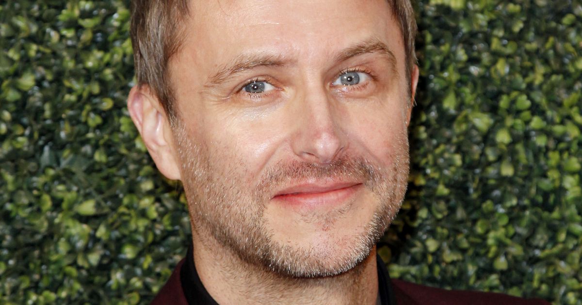 克里斯哈德威克 (Chris Hardwick) 重返 AMC 後落淚會說話的死人性虐待調查後