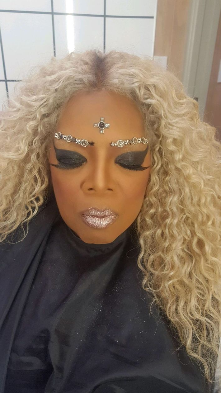 Oprah, A Wrinkle in Time backstage.