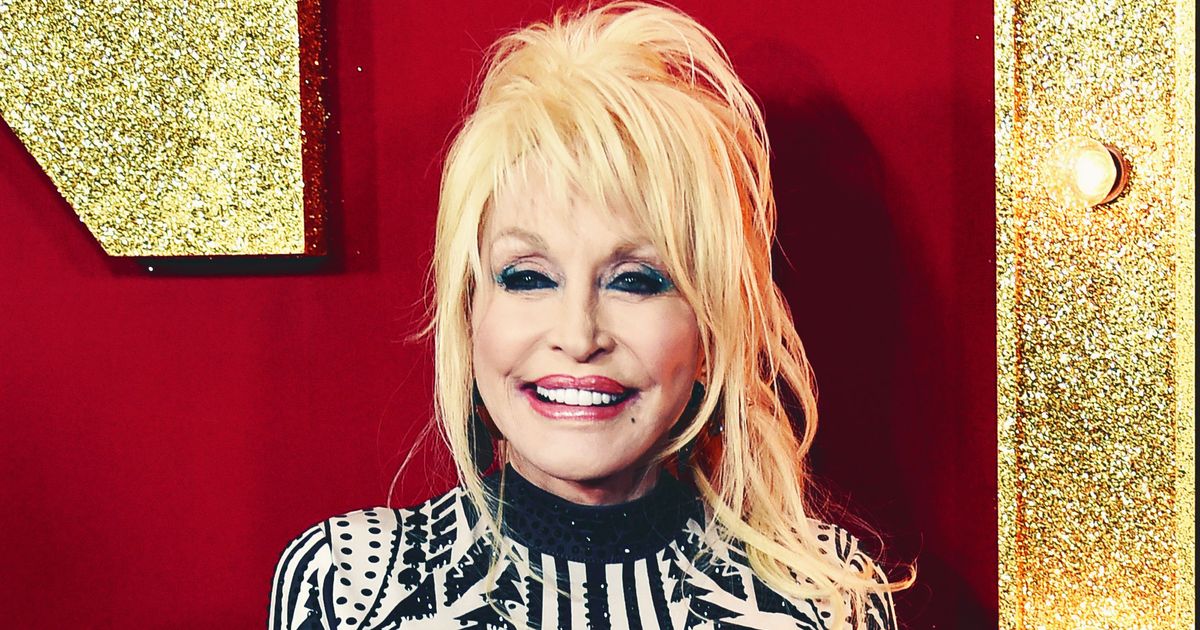 Dolly Parton’s Beauty Routine Includes Sleeping In Makeup