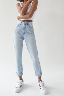 BDG High-Waisted Mom Jean – Bleached Light Wash