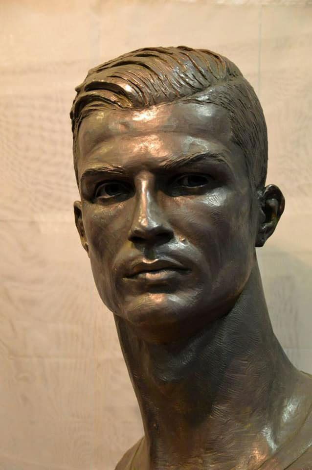 Sculptor creates odd-looking Cristiano Ronaldo bust, and Internet