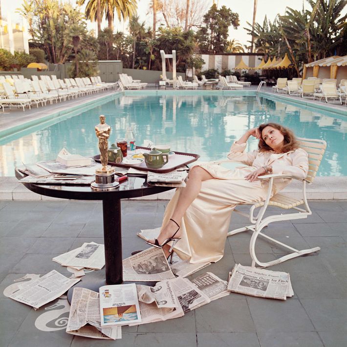 All About Faye Dunaway's 'Morning After' Photo