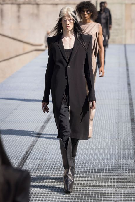 Rick Owens fashion show in Paris, Spring Summer 2027 Menswear Fashion WeekPhoto by Valerio Mezzanotti