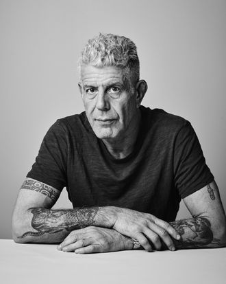 79c9a832f706e6e0e6fb6d75e70d9325d2 Bourdain.rvertical.w330 