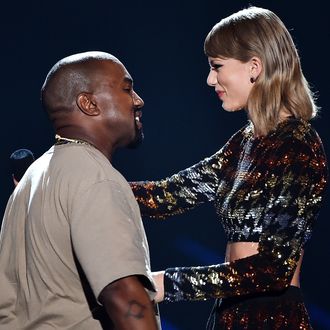 2015 MTV Video Music Awards - Fixed Show