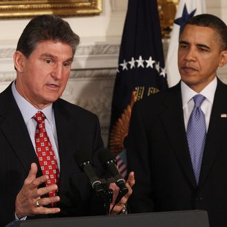 West Virginia Governor Joe Manchin (L) speaks as U.S. President Barack Obama listens during meeting with state governors at the White House on February 22, 2010 in Washington, DC. 