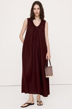 I Tried All the Linen I Could at Banana Republic | The Strategist