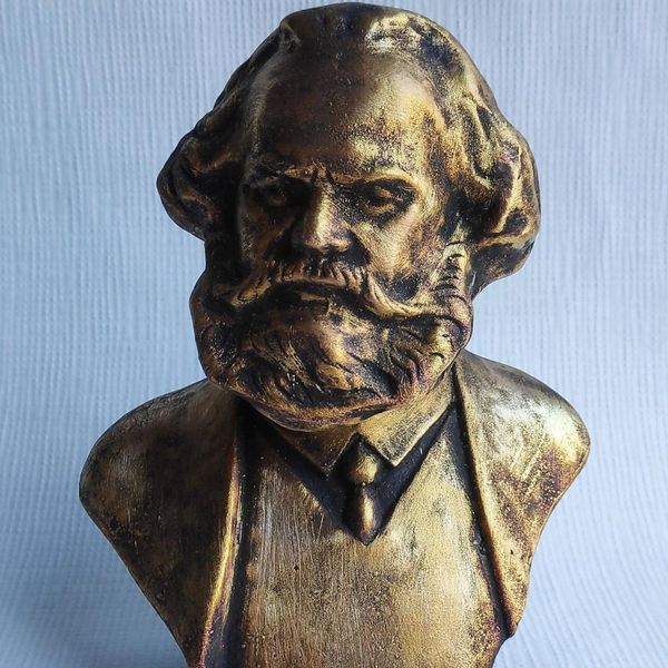 Karl Mark Bust Statue