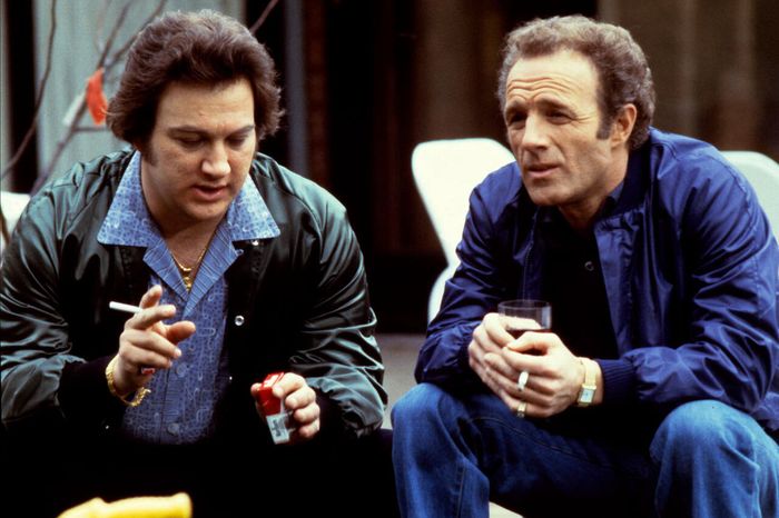 Prod DB A© Mann/Caan Productions / DR
LE SOLITAIRE (THIEF) de Michael Mann 1981 USA
avec James Belushi et James Caan
cigarette
d’apres le roman de Frank Hohimer
autre tiitre:
Violent Streets