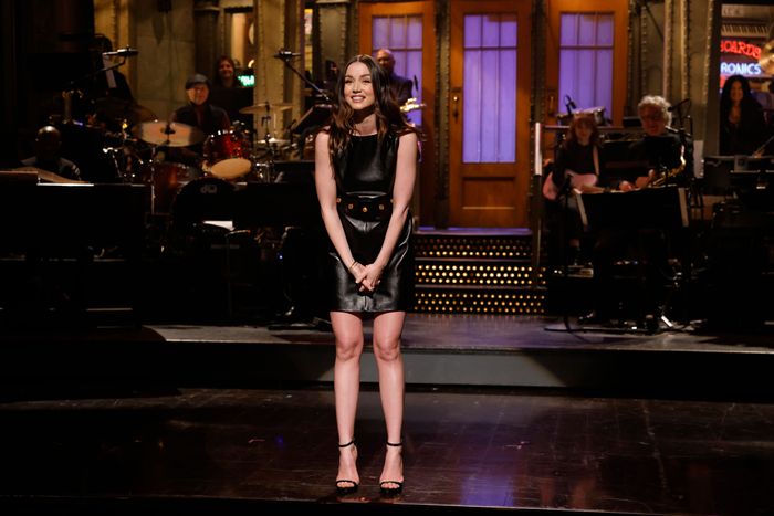 ‘SNL’ Guitarist Maddie Rice on Monologues & SNL Band