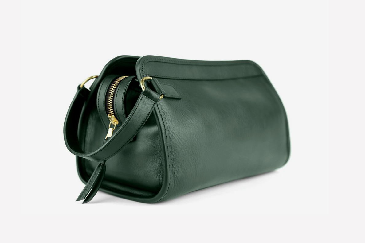 leather bathroom bag