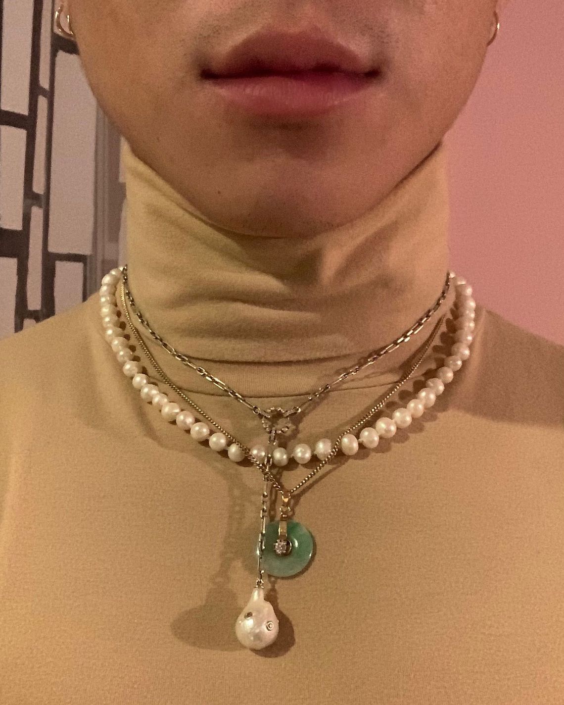 Top 67+ necklace with a turtleneck - POPPY