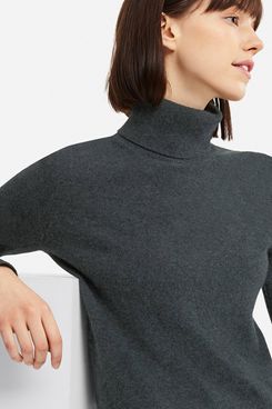 Uniqlo Women’s Cashmere Turtleneck Sweater