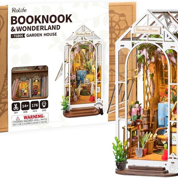 Rolife Booknook and Wonderland - Garden House