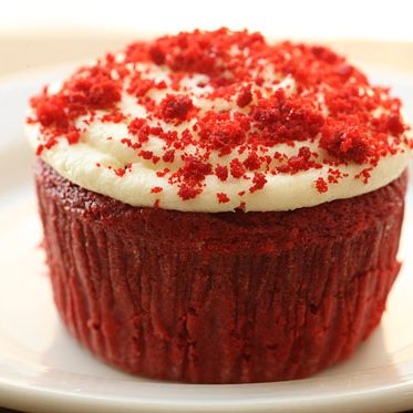 奶油芝士糖霜红丝绒蛋糕4美元