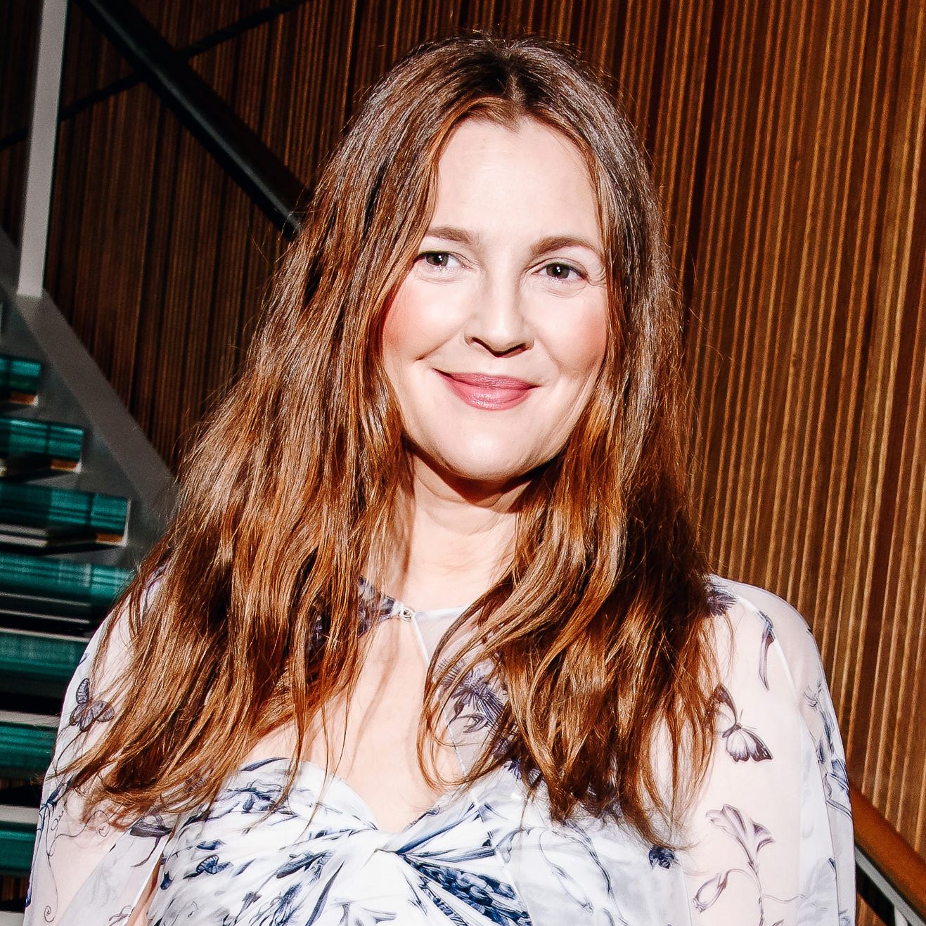 Drew Barrymore Bisexual Nude - ReneÃ© Rapp Protects Drew Barrymore While Rushed Off Stage