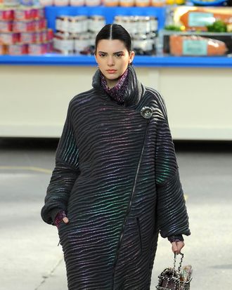 Kendall Jenner Walked in the Show in Paris Today