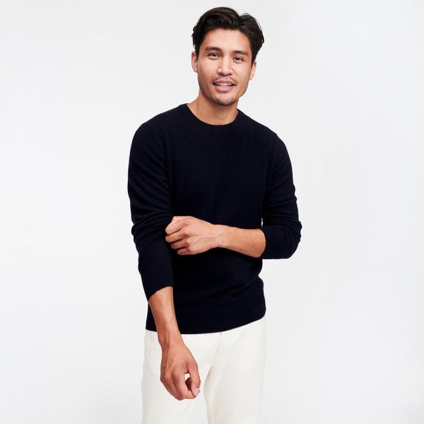 Naadam the Essential Cashmere Sweater (Navy)