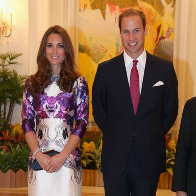 SINGAPORE - SEPTEMBER 11:  Catherine, Duchess of Cambridge and Prince William, Duke of Cambridge pose at The Istana on day 1 of their Diamond Jubilee tour on September 11, 2012 in Singapore. Prince William, Duke of Cambridge and Catherine, Duchess of Cambridge are on a Diamond Jubilee Tour of the Far East taking in Singapore, Malaysia, the Solomon Islands and the tiny Pacific Island of Tuvalu.  (Photo by Chris Jackson - Pool/Getty Images)