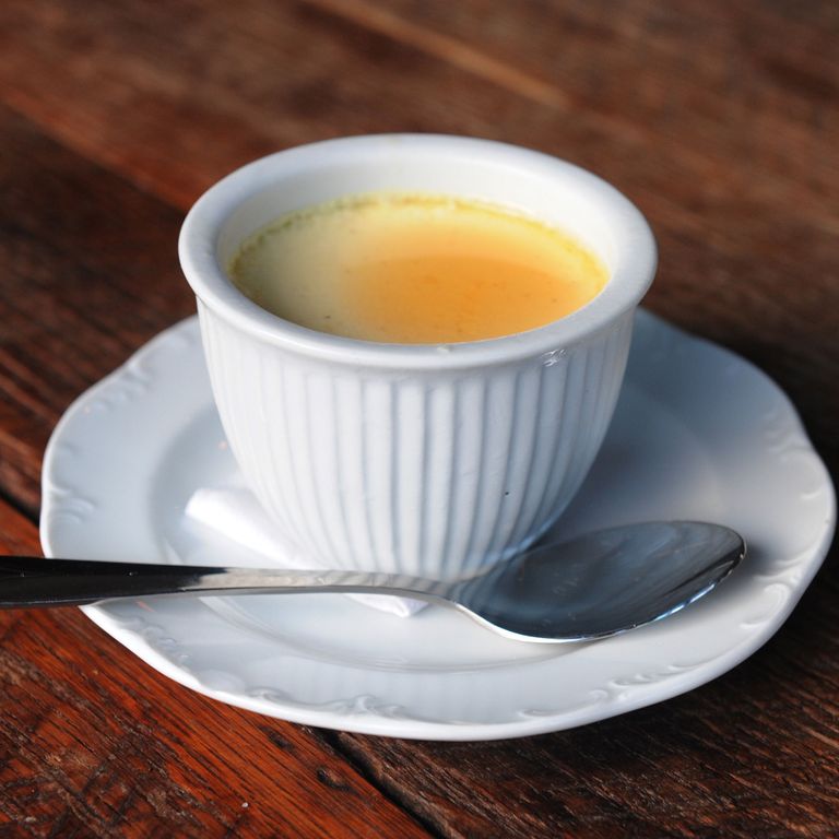 Crème焦糖与安乔雷耶斯利口酒。