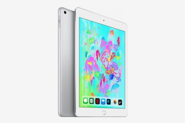 Apple iPad (6th Gen) 128GB Wi-Fi - Silver