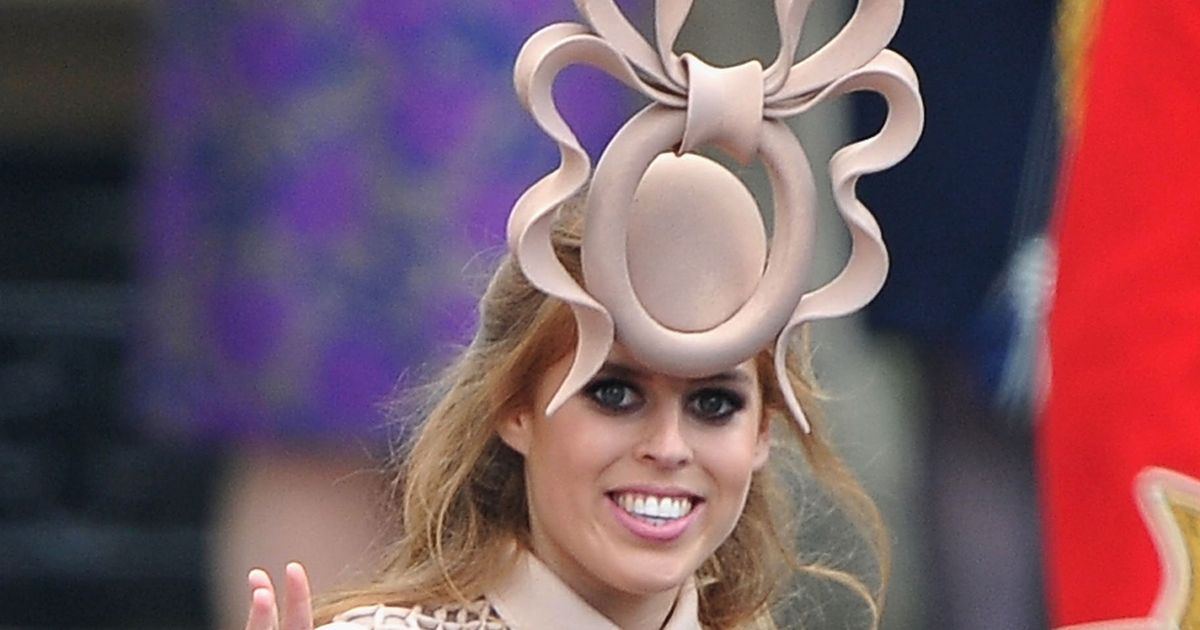 Just showing off my Fascinator Can you Wear a Fascinator on the Left Side of your head? main image 2