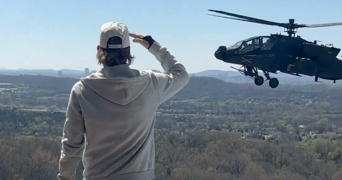 13 mins ago politics politics Kid Rock’s Strange Helicopter Video Prompts Army Inquiry By Nia Prater The U.S. Army was investigating why an Apache helicopter was hovering outside Kid Rock’s White House–style home in Tennessee.