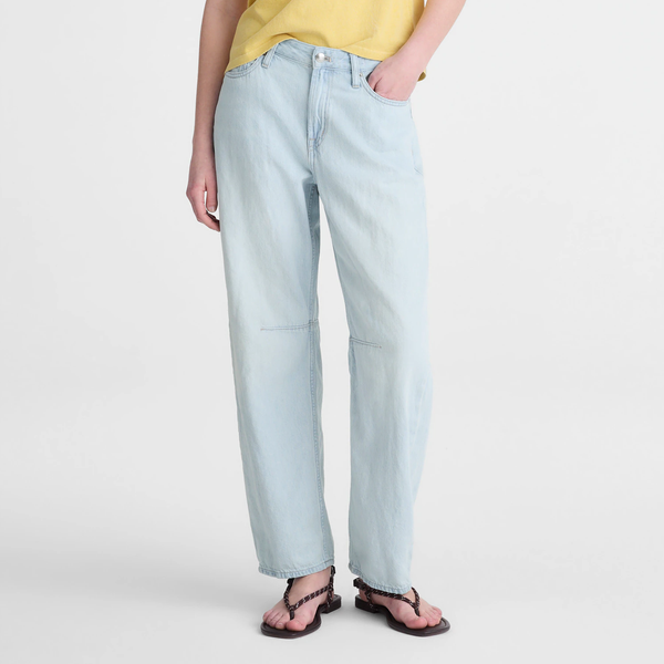 Madewell The Darted Barrel-Leg Jean in Airy Denim
