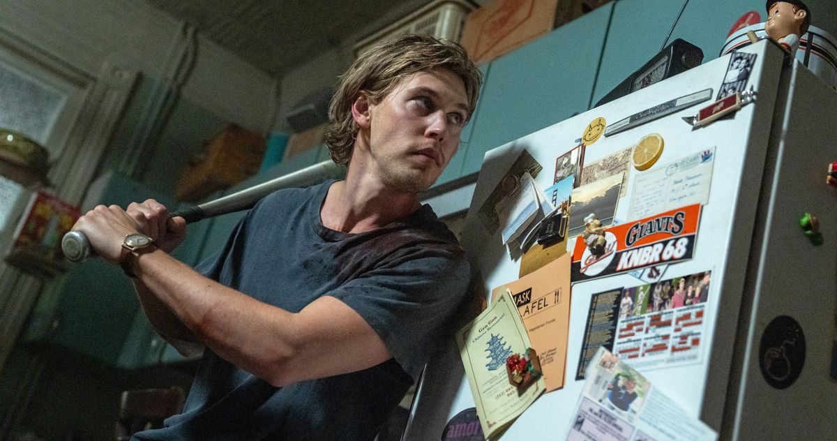 Austin Butler Gets Lost in ‘Caught Stealing’