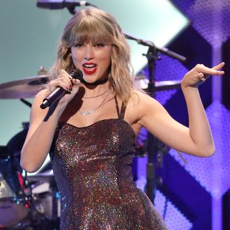 Taylor Swift to Drop New Album ‘Folklore,’ Single ‘Cardigan’