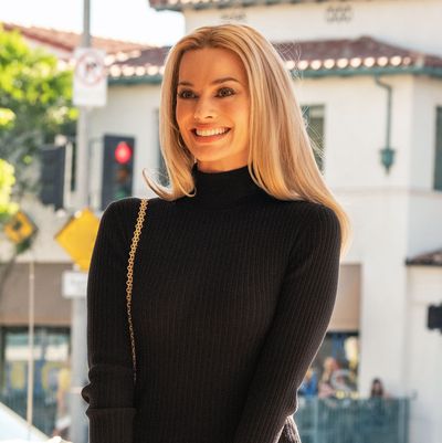 margot robbie sharon tate once upon a time in hollywood