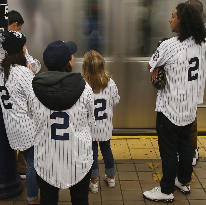 Yankees Fans Have Sex On Subway 5 Train 5736