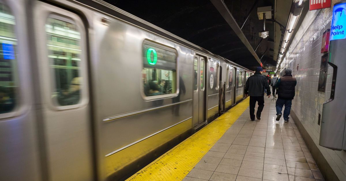 Man Lying on Tracks Killed by 6 Train