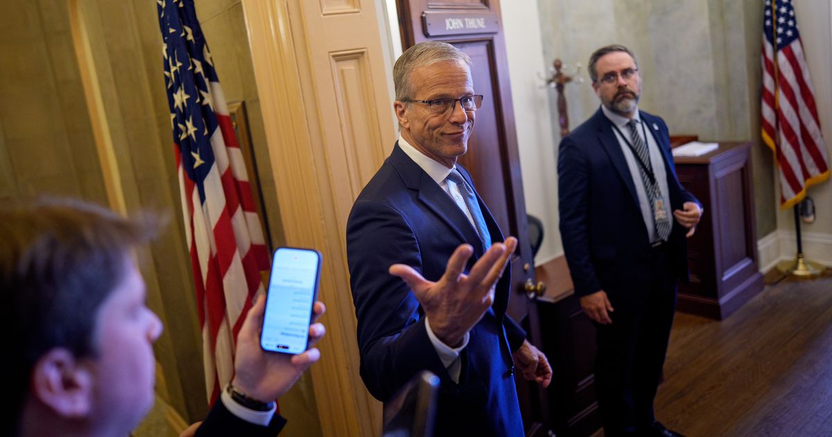 Senate GOP Turns on Trump, Freezes ICE Bill