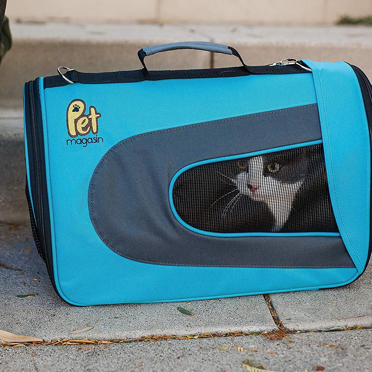 Black Travel-friendly Soft-sided Bag Plush Pet Bag Small Pet Travel Carrier Bag Comfortable Foldable Pet Bag