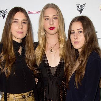 Haim’s Cover of Fleetwood Mac’s ‘Dreams’ Will Have You Seeing Crystal ...