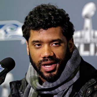 Russell Wilson, the Forgotten Quarterback, Coolly Orchestrates 'a