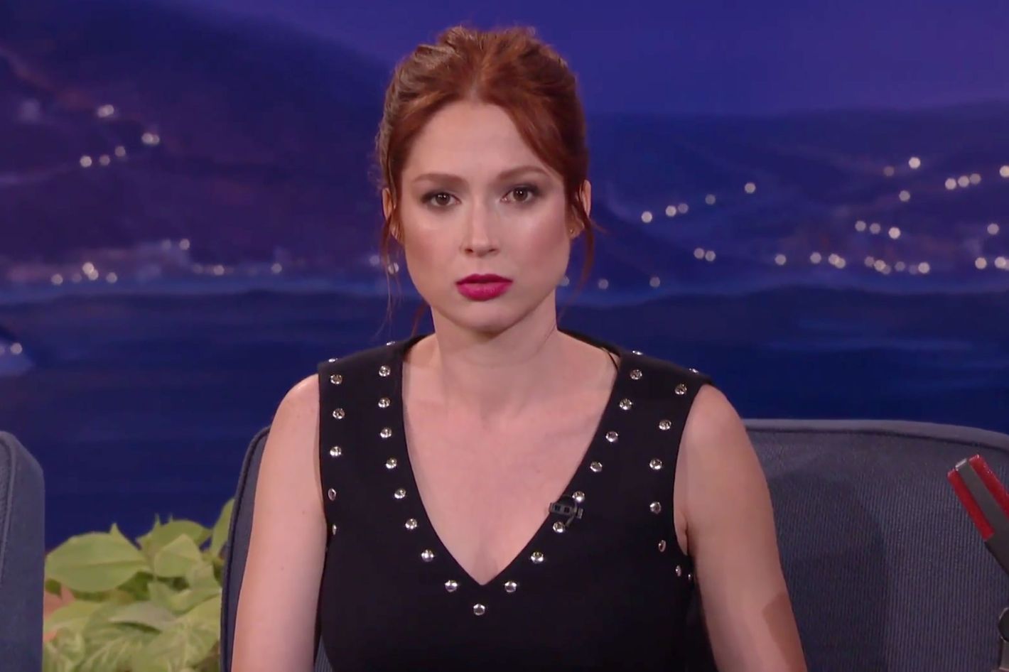 Ellie Kemper and Conan Compare Resting Bitchfaces