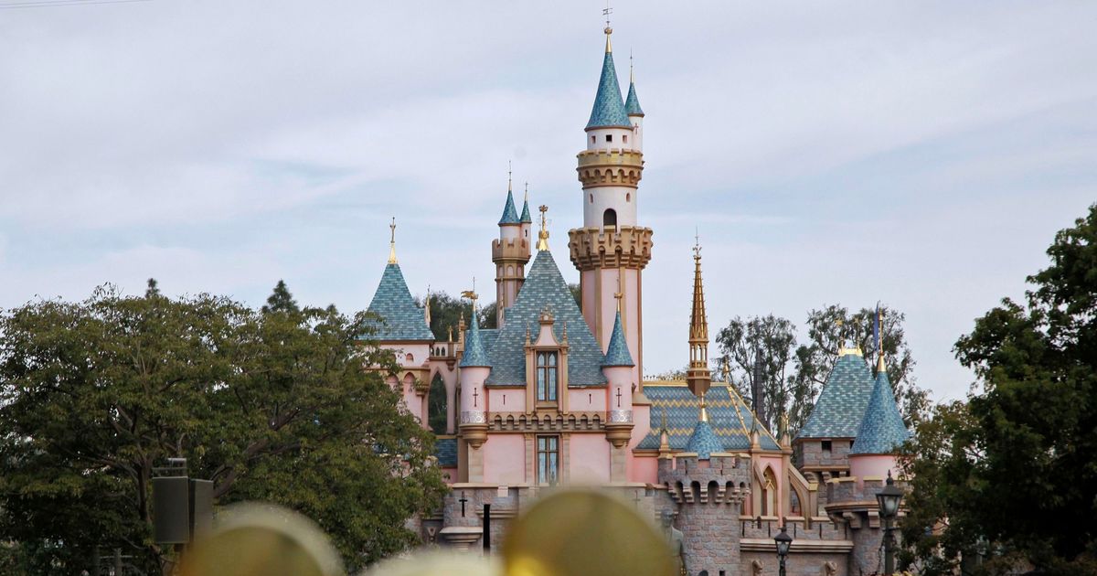 VIDEO: This Disney Castle Glow-Up Will Make Cinderella Castle Jealous