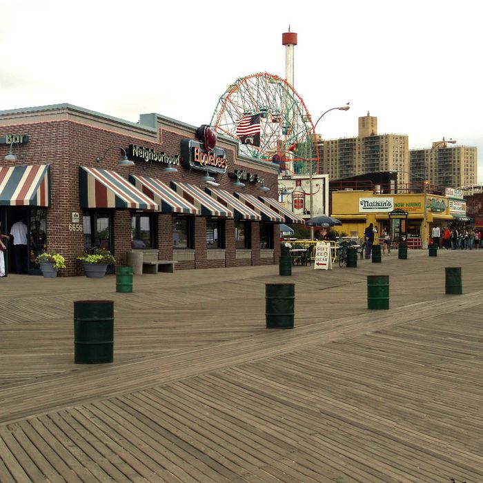 Coney Island Applebee's: not coming to the boardwalk, but close enough.
