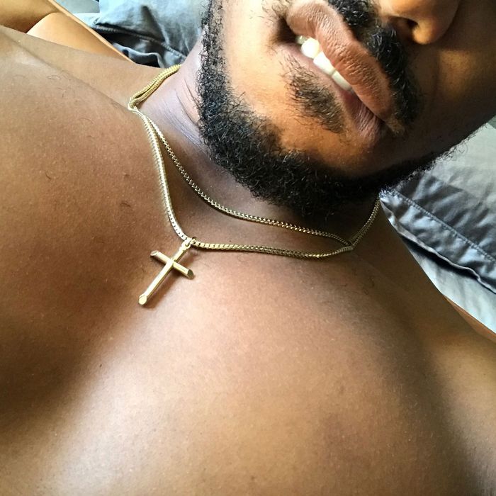 Michael B. Jordan Reminds To Vote With Thirst Trap