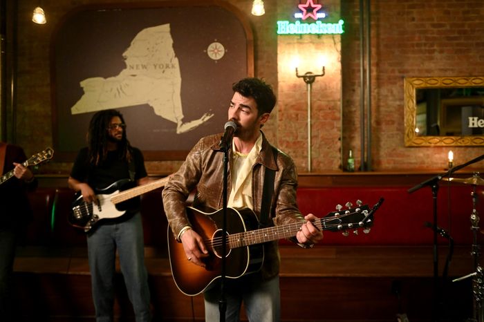 Heineken and Joe Jonas Get Social Off Socials in NYC