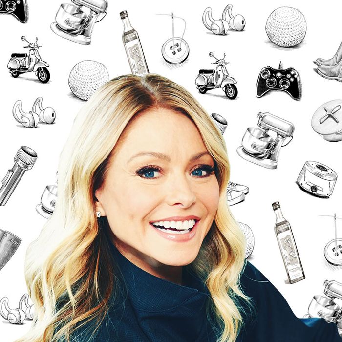 kelly ripa molecule 01