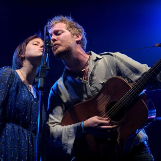 INDIO, CA - APRIL 16: Musicians Marketa Irglova and Glen Hansard of The Swell Season perform during Day 2 of the Coachella Valley Music & Arts Festival 2011 held at the Empire Polo Club on April 16, 2011 in Indio, California. (Photo by Charley Gallay/Getty Images) *** Local Caption *** Marketa Irglova;Glen Hansard