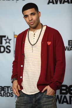 LOS ANGELES, CA - JUNE 28:  Recording artist Drake poses for photos in the press room at the 2009 BET Awards at The Shrine Auditorium on June 28, 2009 in Los Angeles, California.  (Photo by Jason LaVeris/FilmMagic)  *** Local Caption ***