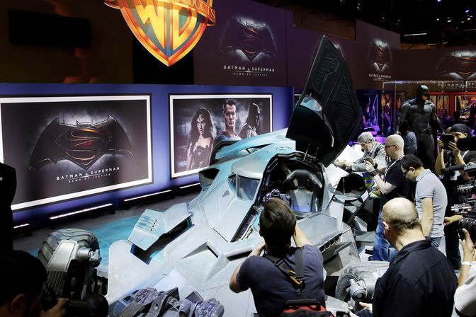 Batman v Superman’s Batmobile Is Basically Just a Gun With Wheels