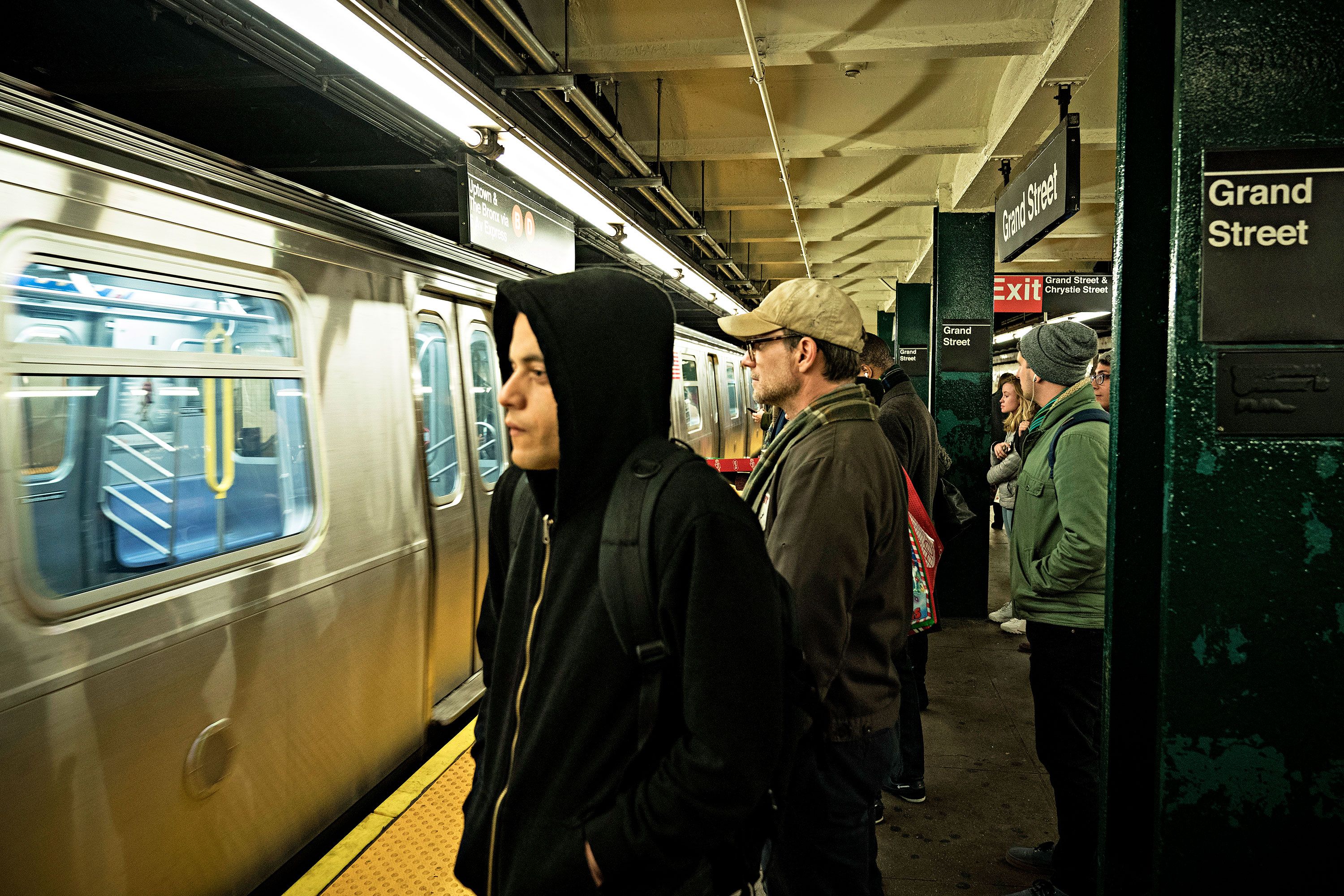 Mr. Robot Review, 2015, 4 Seasons, Netflix