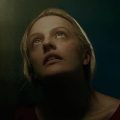 'The Handmaid’s Tale': Elisabeth Moss on Offred’s Voice-over