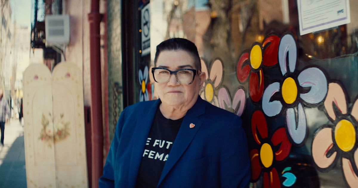 Lea Delaria Walks Into A Dyke Bar 